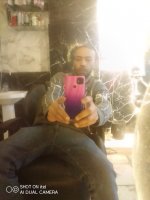 Une photo d’un participant qui veut faire connaissance et se marier