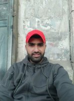 Une photo d’un participant qui veut faire connaissance et se marier