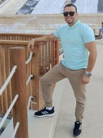 Une photo d’un participant qui veut faire connaissance et se marier